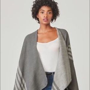 BB Dakota Charcoal Cozy Wrap Shawl Poncho
